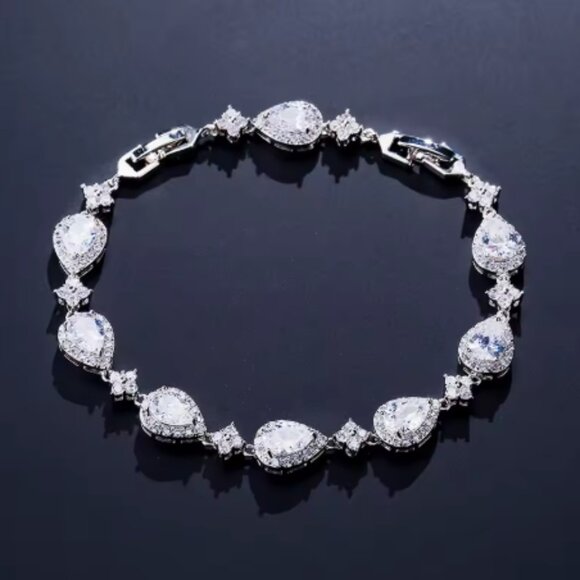 Elegant Water Drop CZ Bracelet Adjustable for Women in Silver/Gold/Rose Gold - Picture 1 of 6